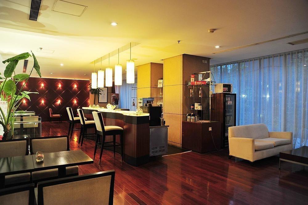 Gubei Garden Hongqiao 4*
